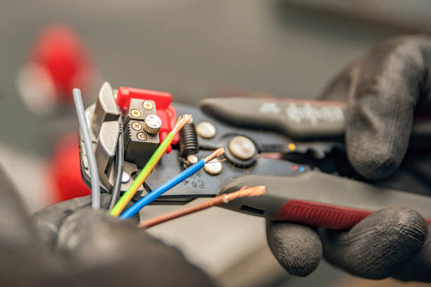 Best Circuit Breaker Repair  in Lamont, CA